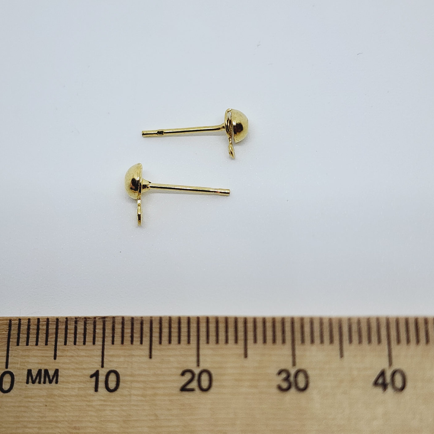 4mm Ear Stud w. Loop + Backs (20) - Gold