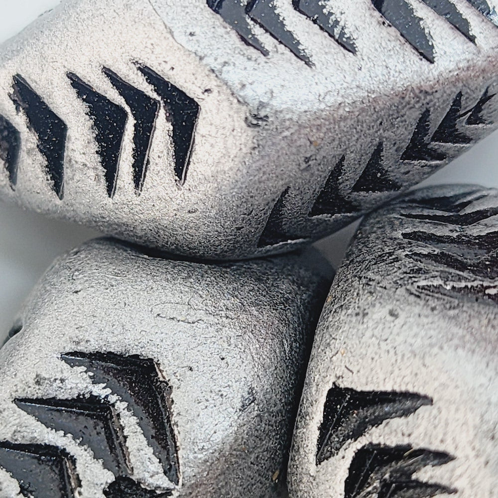 35x20mm Nugget w. Chevron (10) - Antique Silver - Vintage Clay Beads