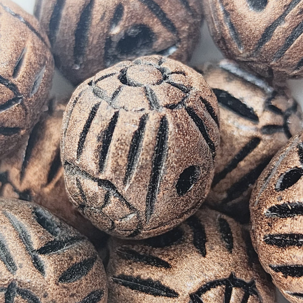 20x20mm Round w. Sun & Lines (10) - Antique Copper - Vintage Clay Beads - Bead Shack