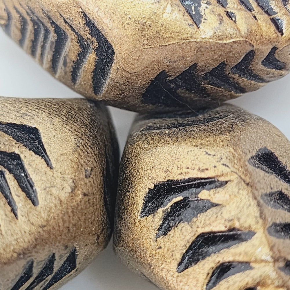 35x20mm Nugget w. Chevron (10) - Antique Gold - Vintage Clay Beads