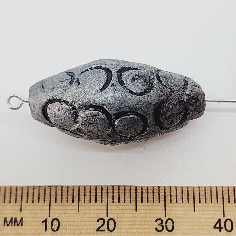 30x12mm Oval w. Circles (10) - Antique Silver - Vintage Clay Beads