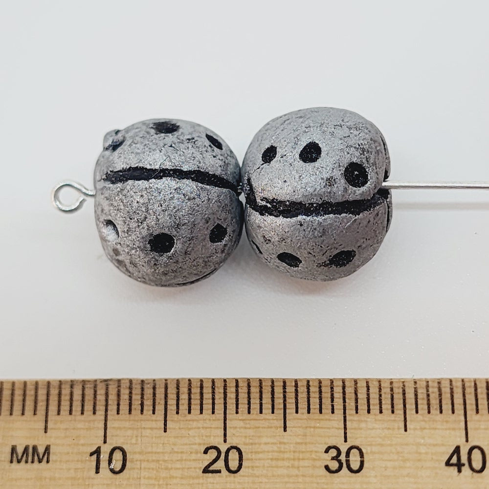 12~15mm Round Beads (10) - Antique Silver w. Black - Vintage Clay Beads