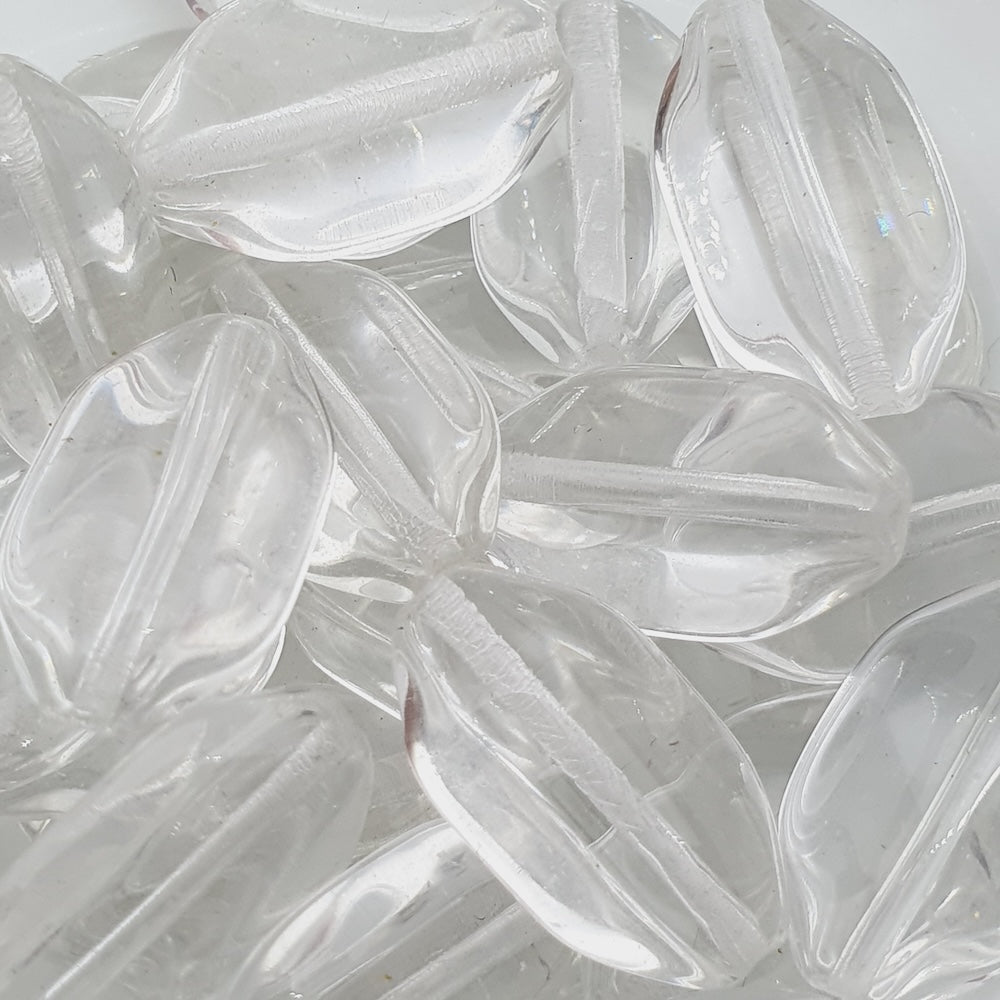 17x11mm Shield (10) - Clear Transparent - Vintage Czech Glass Beads