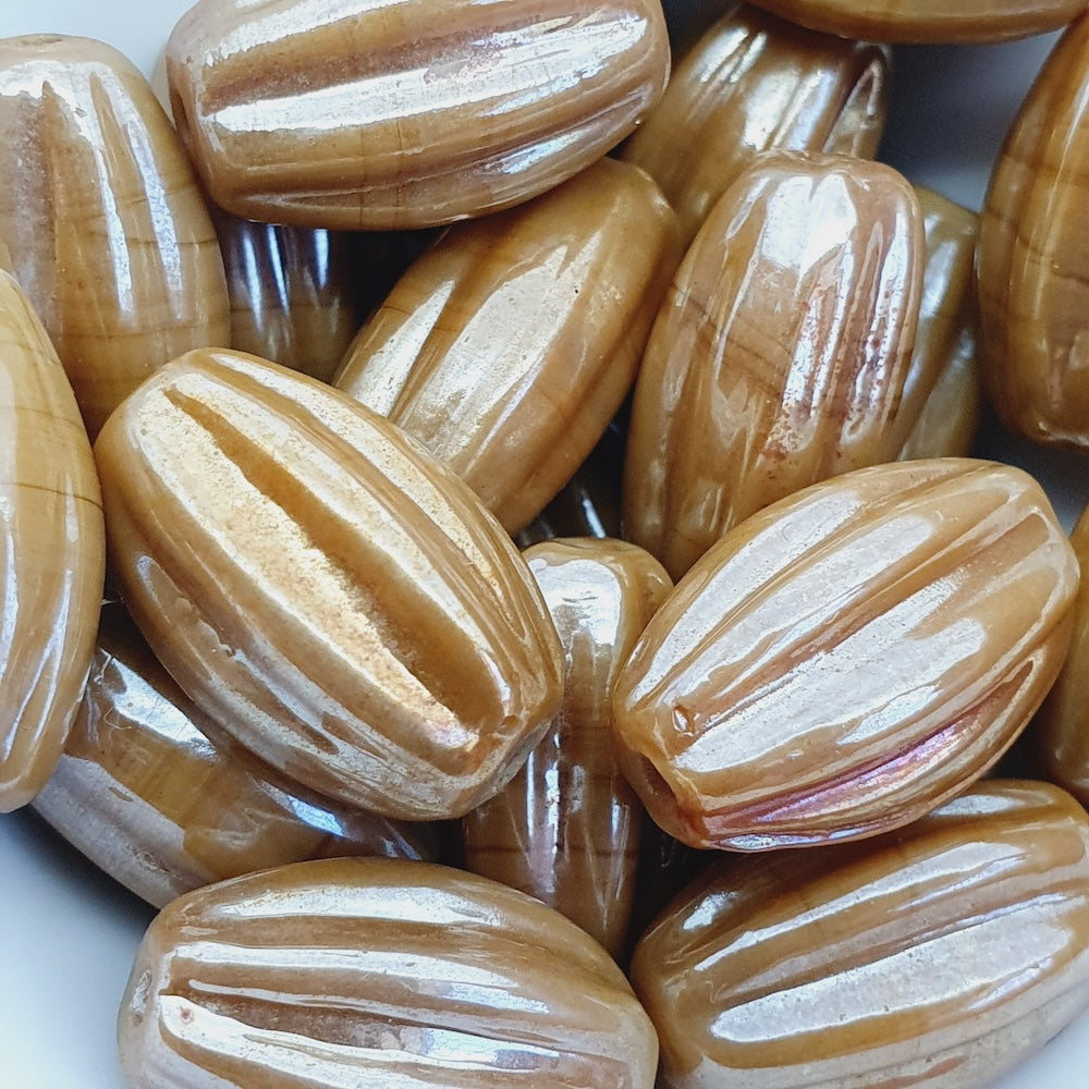 16x10mm Grooved Oval (25) - Opaque Caramel Lustre - Indian Glass Vintage Beads