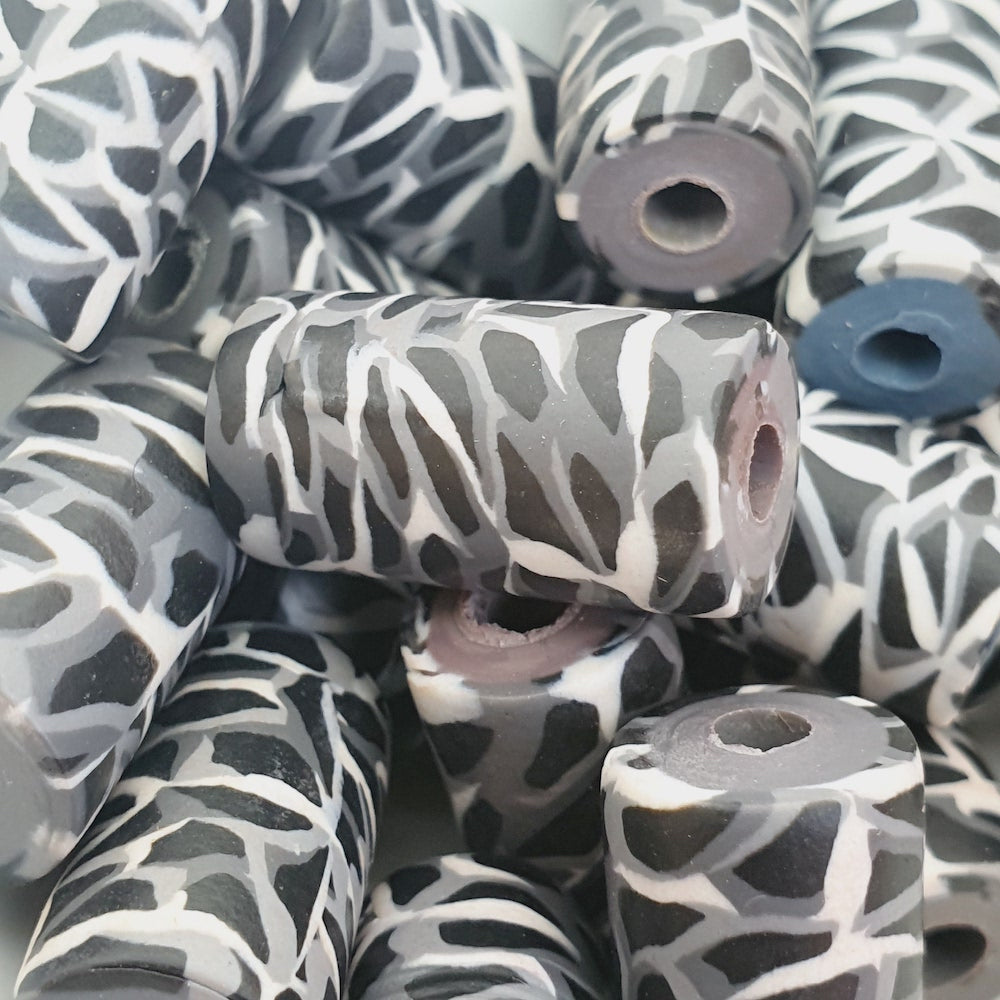 18mm Tube Fimo Beads (10) - Animal Print Black
