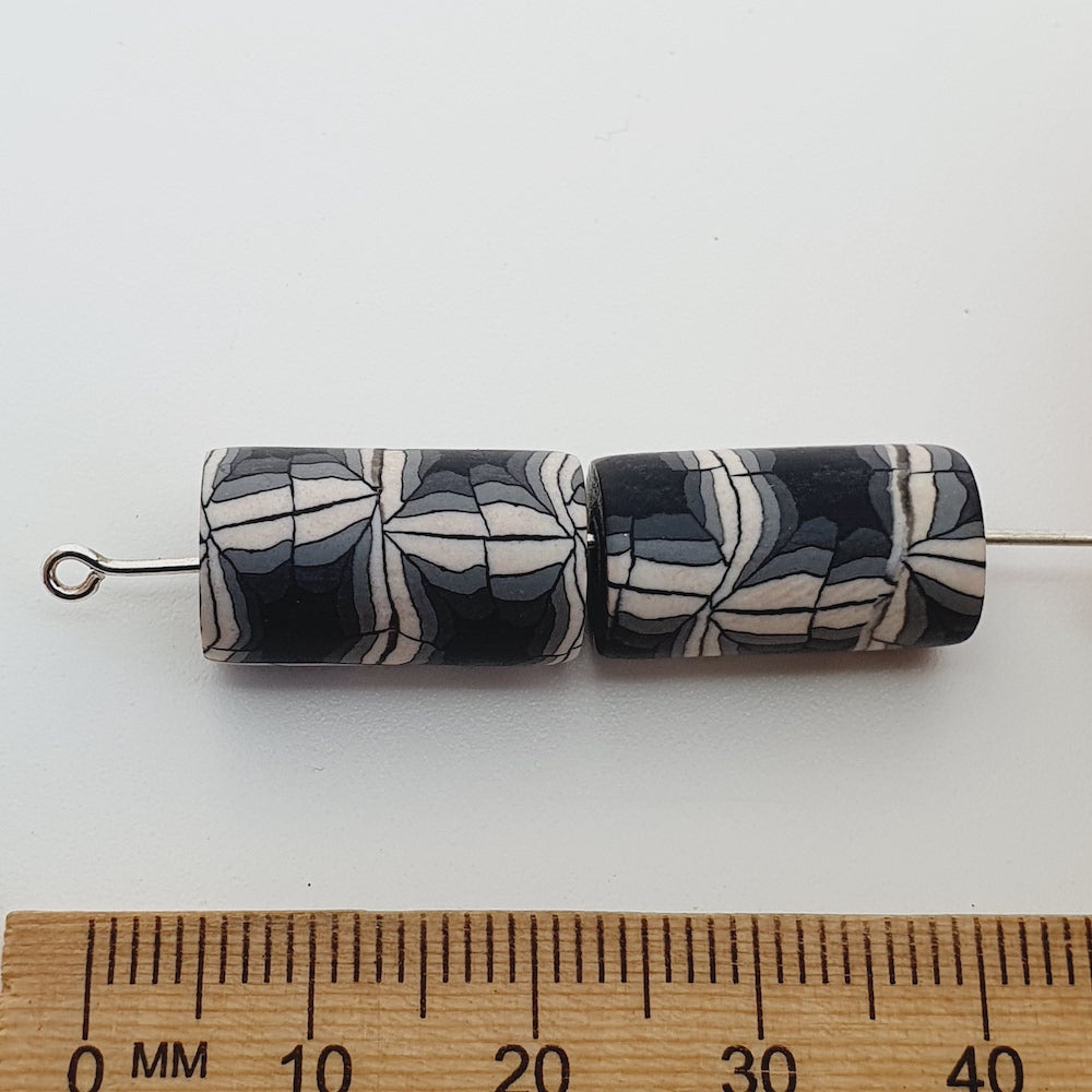 18mm Tube Fimo Beads (10) - Black/White Web Design