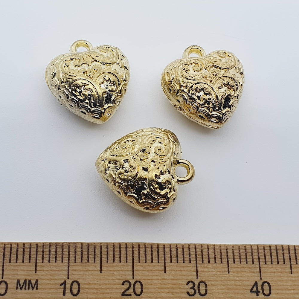 15mm Heart (5) - Metalised Gold - Vintage Baroque Style Pendant