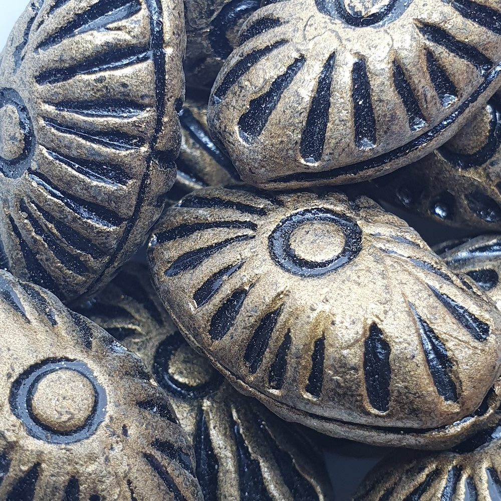 25x15mm Oval (5) - Antique Gold w. Black - Vintage Clay Beads