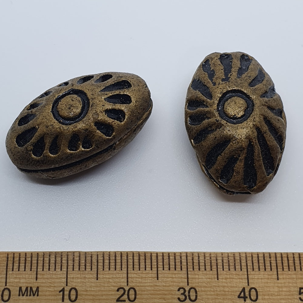 25x15mm Oval (5) - Antique Gold w. Black - Vintage Clay Beads