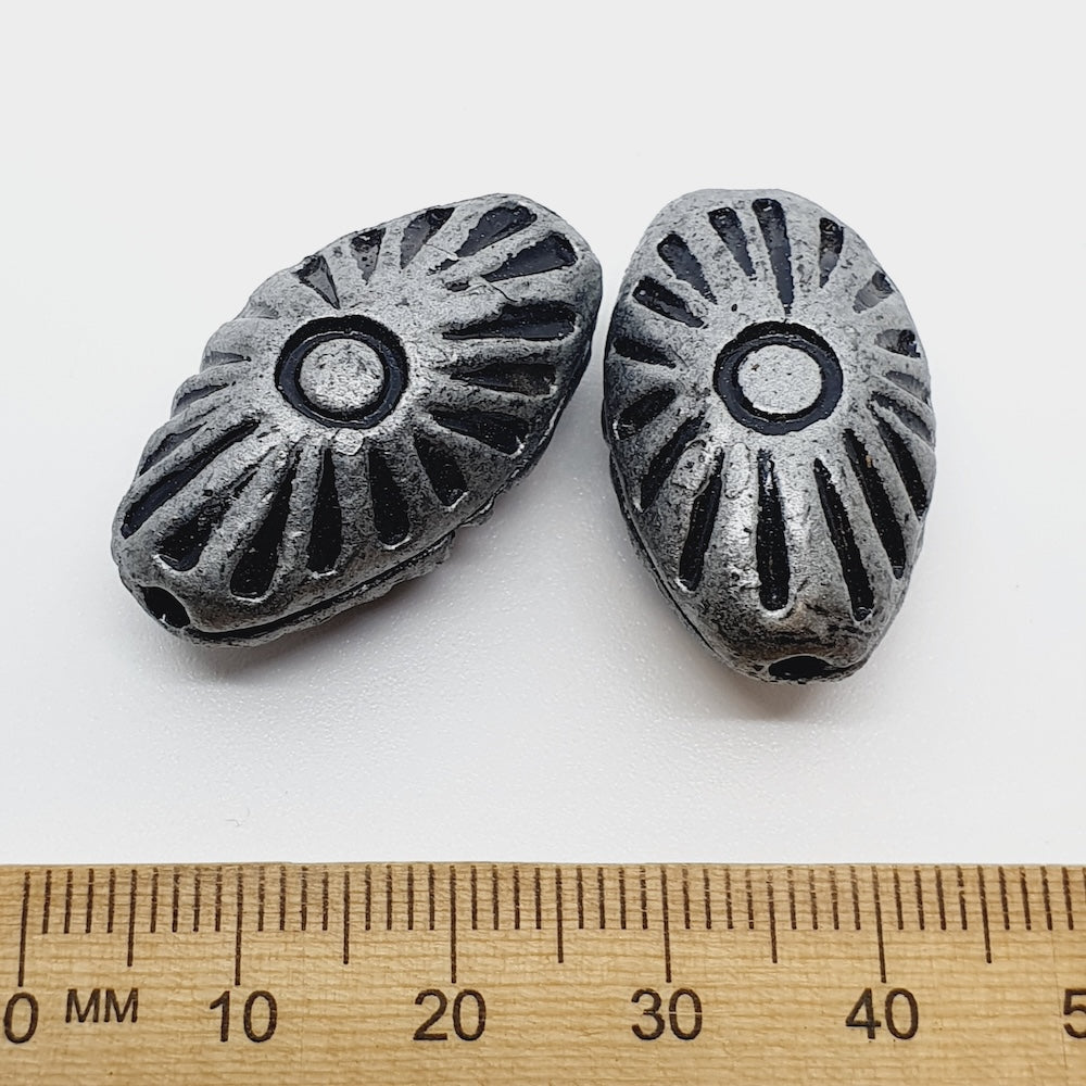 25x15mm Oval (5) - Antique Silver w. Black - Vintage Clay Beads