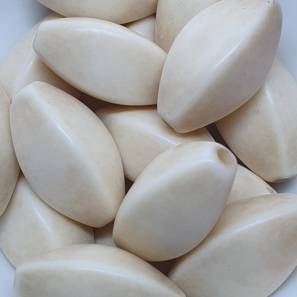 4 Sided Oval (10) - Cream - Vintage Lucite Beads - Bead Shack