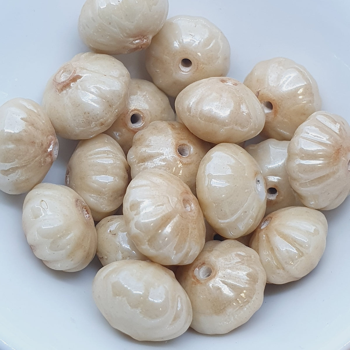 8x12mm Onion (25) - Opaque Dark Cream Lustre - Indian Glass Vintage Beads