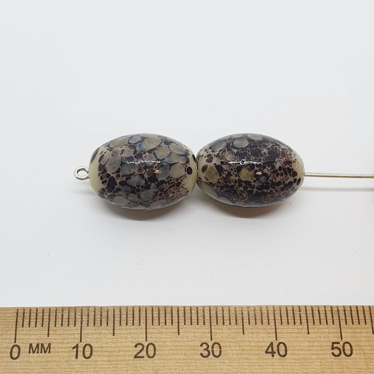 19x14mm Oval (10) - Caramel w. Rolled Crumb - Vintage Glass Lampwork Beads
