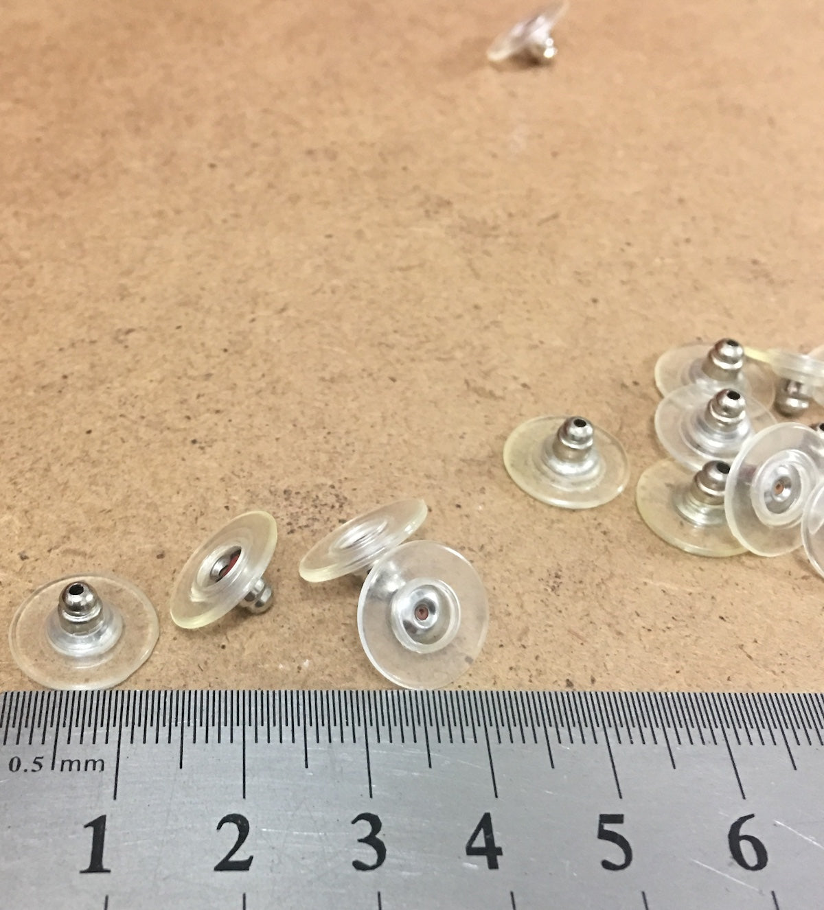 Stud Backs w. Plastic Disc (10) - Gold