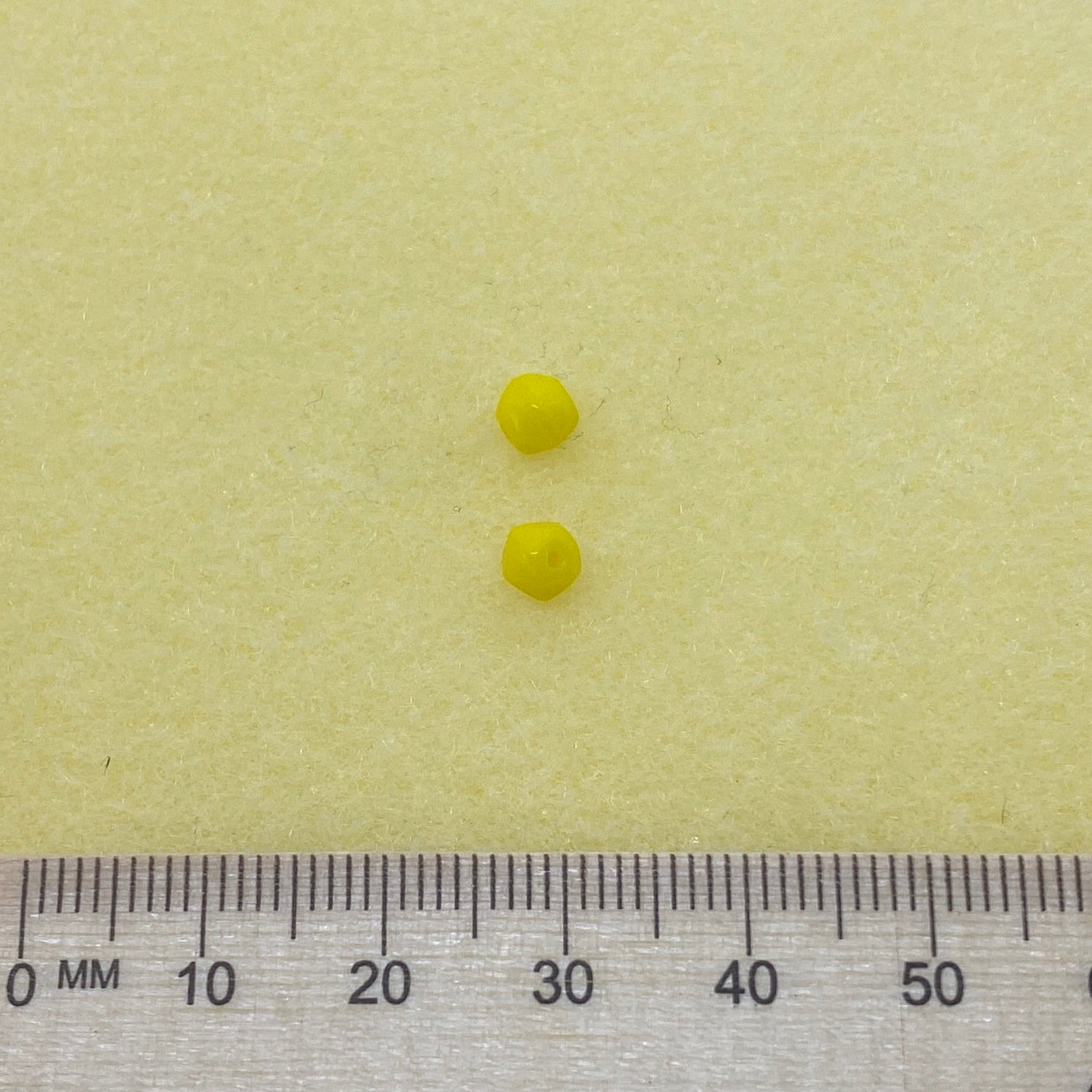 5mm Facet Round (250) - Yellow Opaque - Vintage Czech Glass Beads