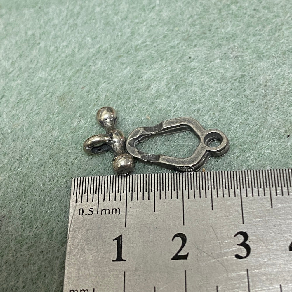 Grungy Toggle (1) - Dark Silver