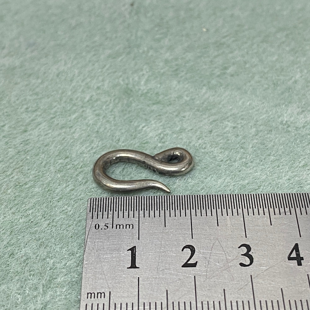 Grungy Hook (1) - Dark Silver