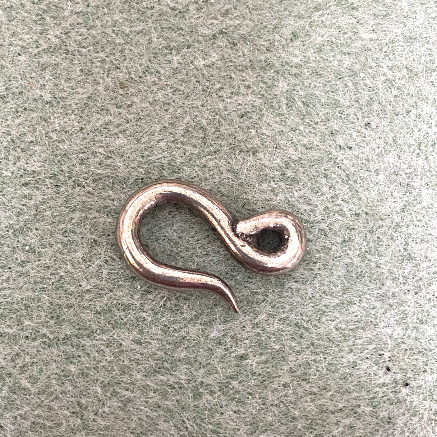 Grungy Hook (1) - Dark Silver