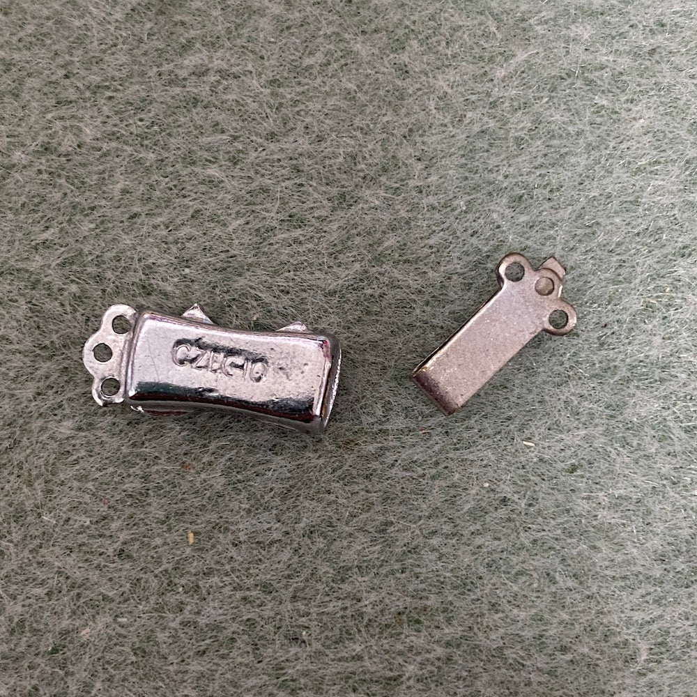 3 Row Vintage Bow Clasp (1) - Silver - Bead Shack