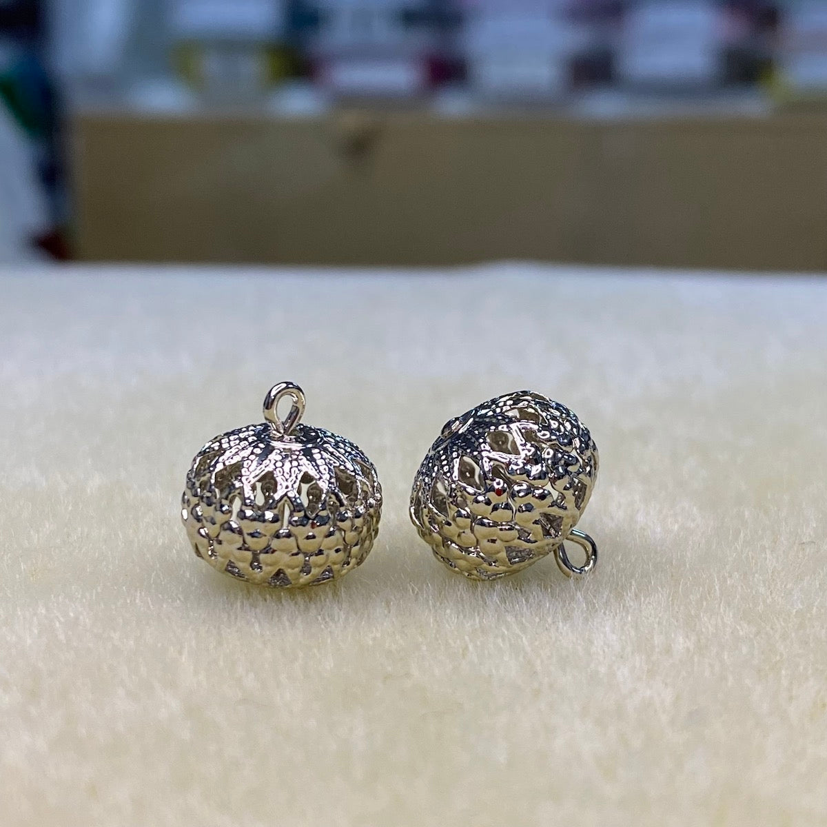 12mm Lacy Bead w. Loop (10) - Nickel