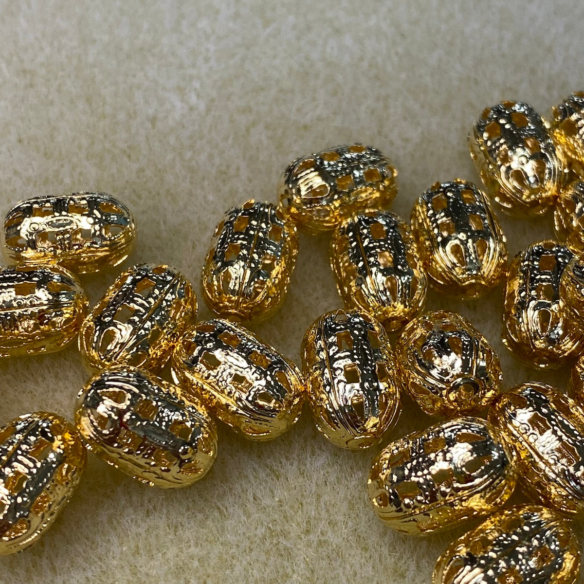 14x9mm Filigree Oval Bead (10) - Gold