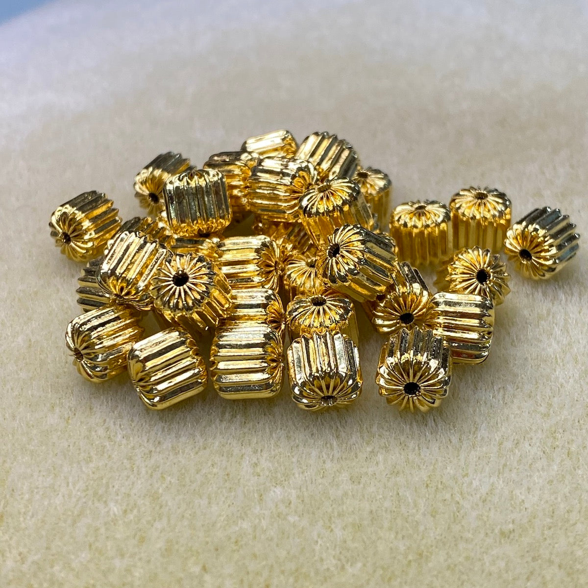 8mm Fluted Drum Bead (20) - Gold