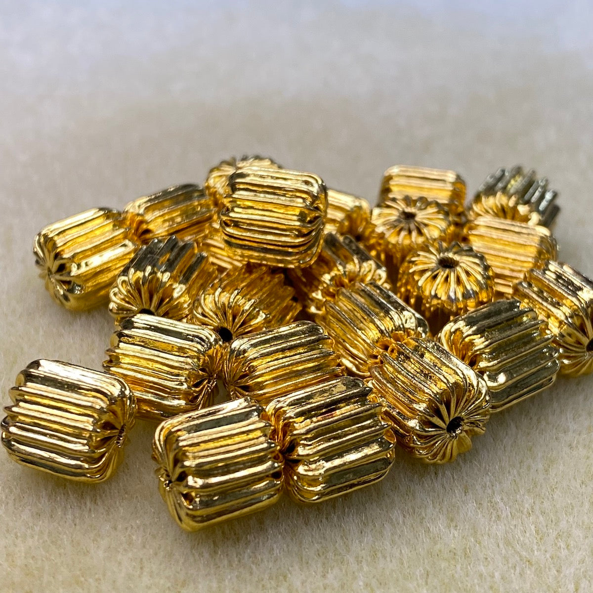 10mm Fluted Drum Bead (20) - Gold