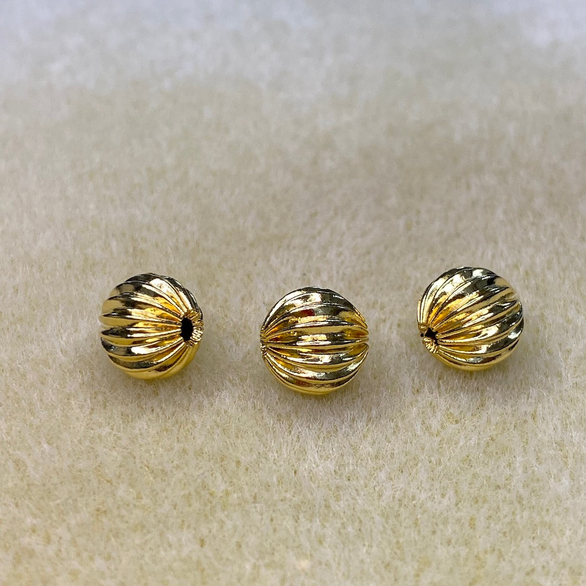 10mm Fluted Round Bead (20) - Gold