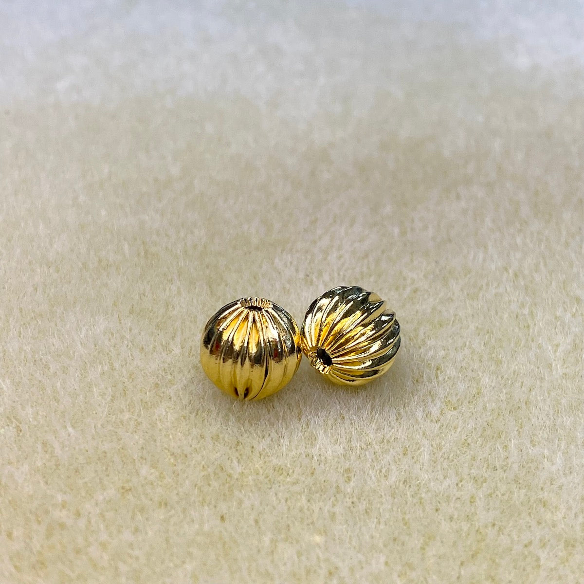 10mm Fluted Round Bead (20) - Gold
