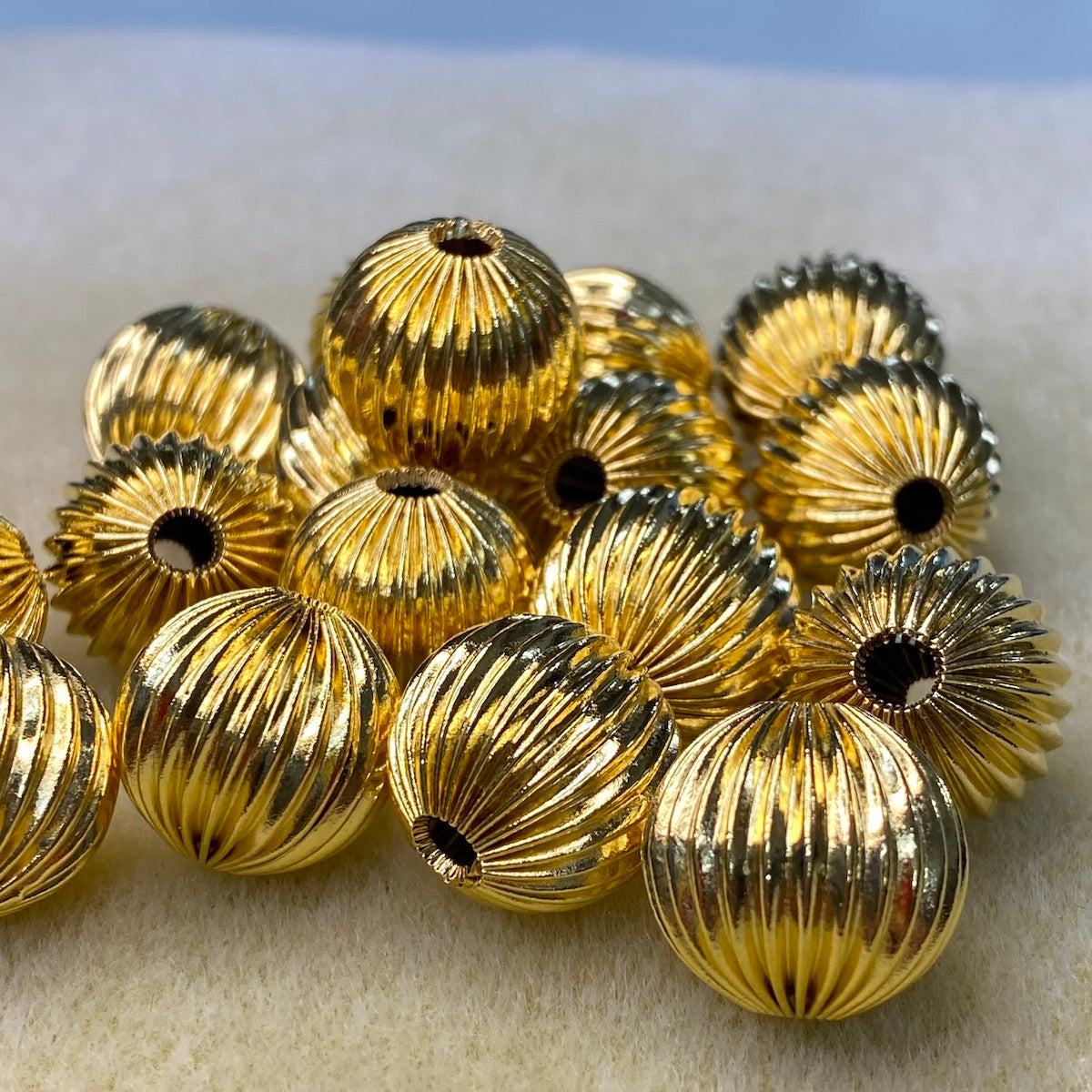 16mm Fluted Round Bead (10) - Gold