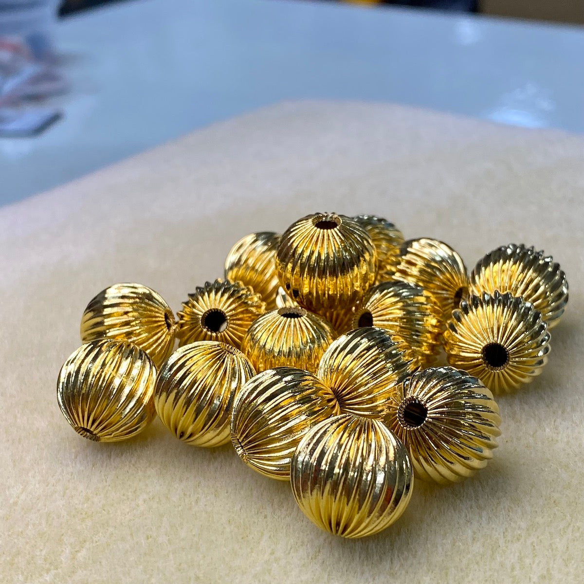 16mm Fluted Round Bead (10) - Gold