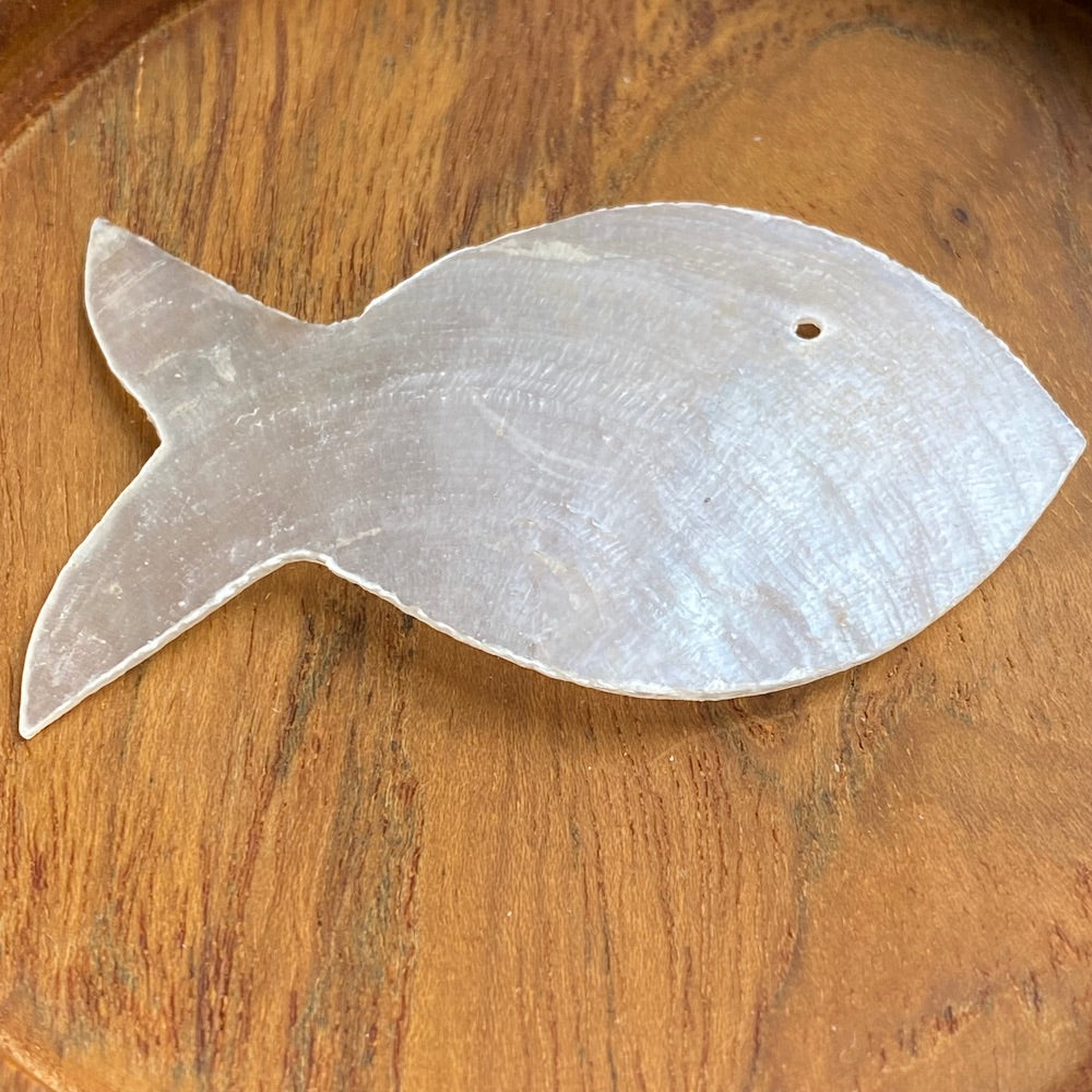 1-hole 6cm Capiz FISH (10)