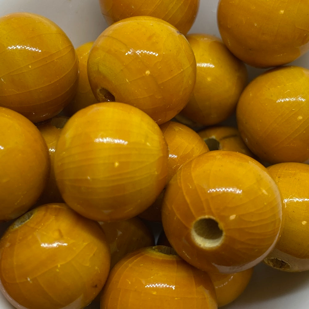 16mm Round (10) - Vintage Lacquered Wood Beads
