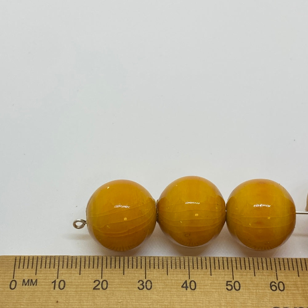 16mm Round (10) - Vintage Lacquered Wood Beads