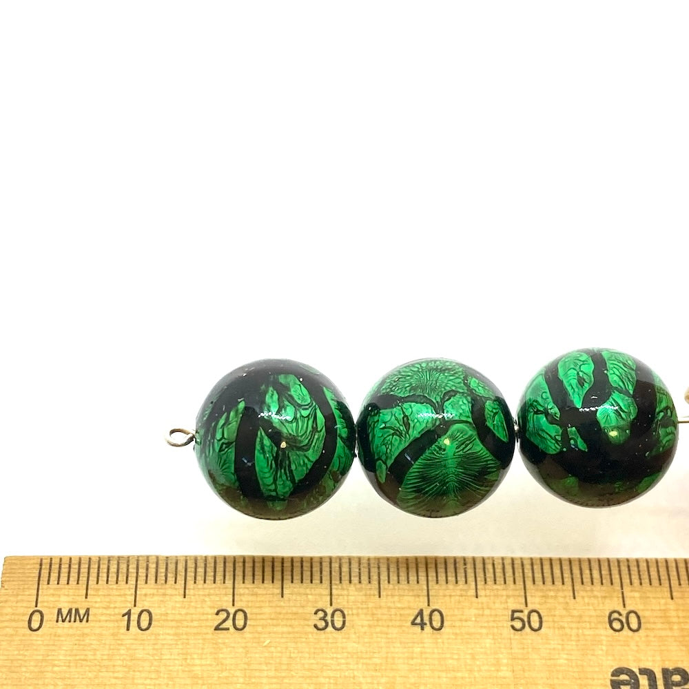 16mm Round (10) - Green w. Black - Psychedelic Vintage Lucite Beads