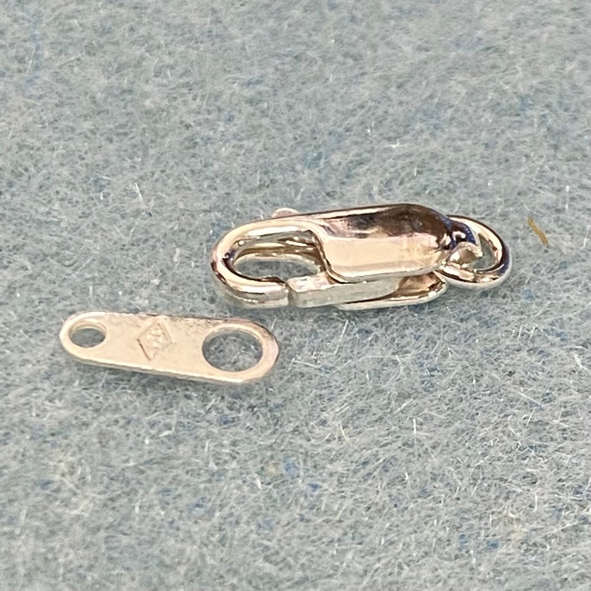 Lobster Clasp w. Tag (1) - Sterling Silver - Bead Shack