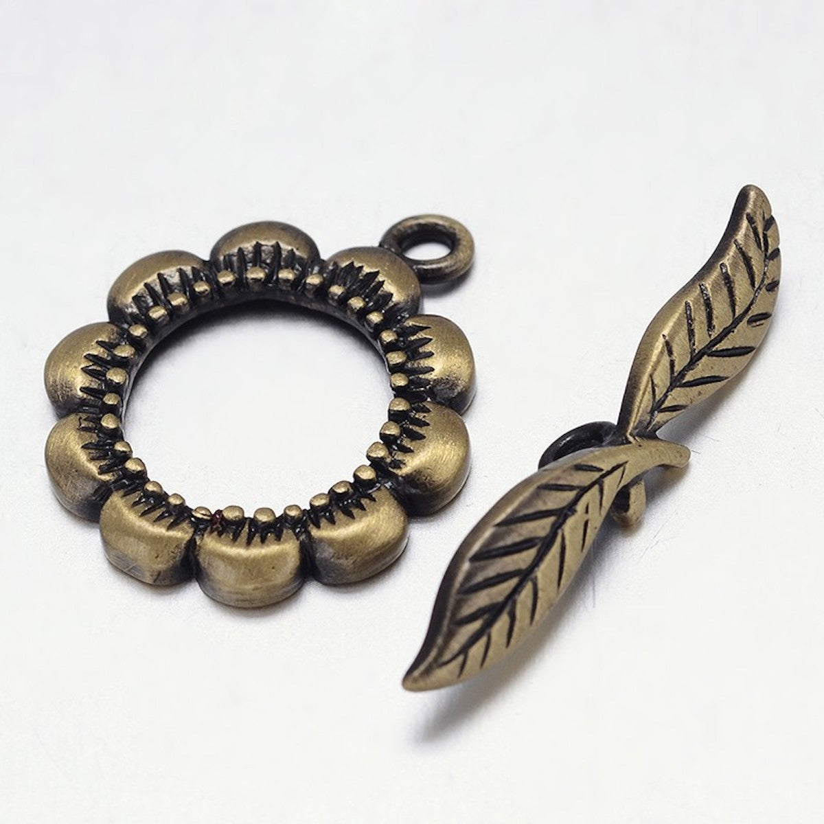 Flower & Leaf Toggle (1) - Ancient Gold