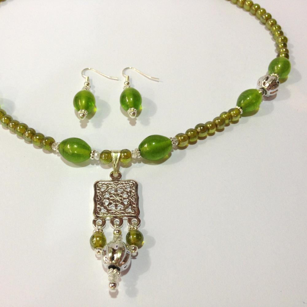 Indian Glass Necklace & Earrings Kit