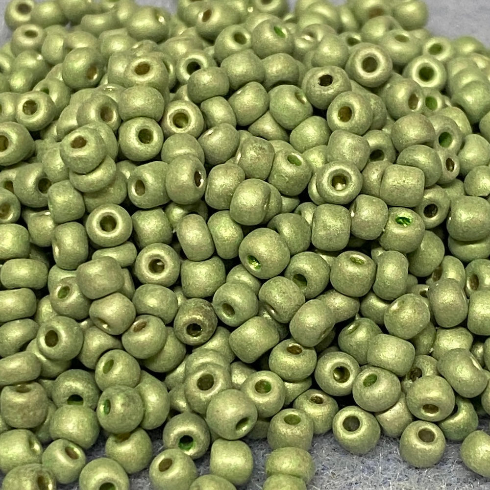Pistachio - 8/0 Metallic Opaque (25g) - Seed Beads