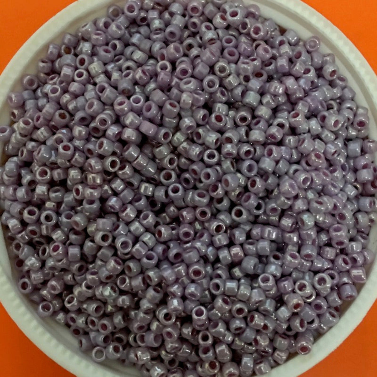 12/0 (#884) Lilac Purple Opaque Gold Lustre - 22g Tube