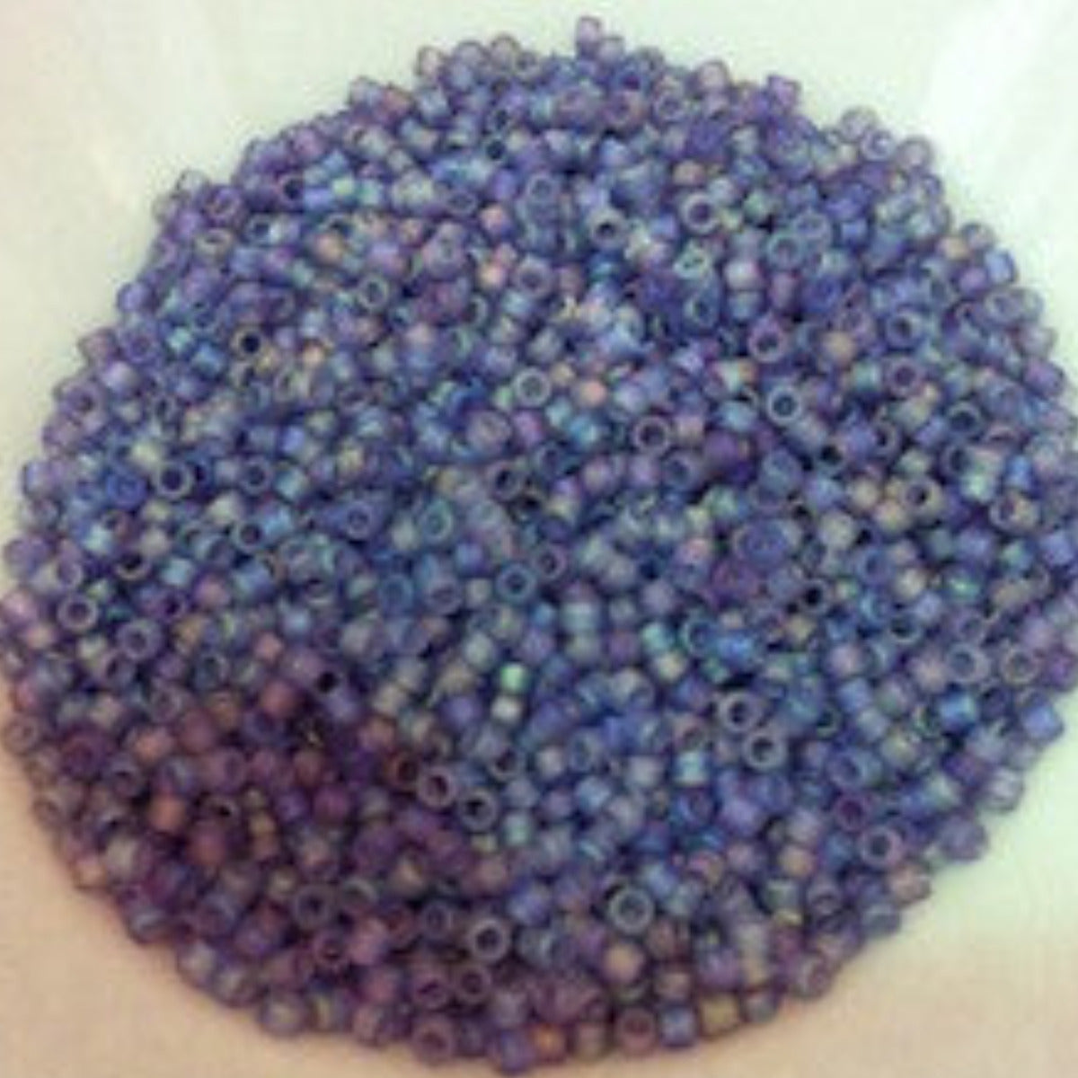 15/0 (#11fab) Lilac Frosted AB - 10g Tube