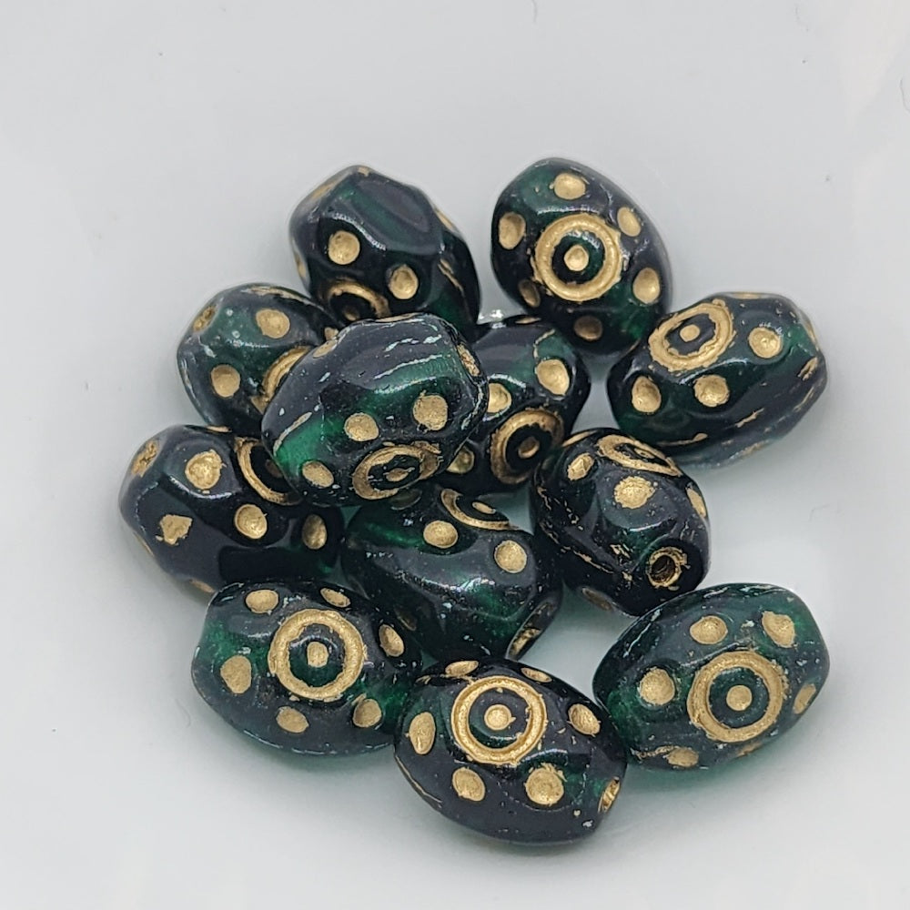 10x8mm Oval (25) - Emerald Green Transparent - Vintage Czech Glass Beads