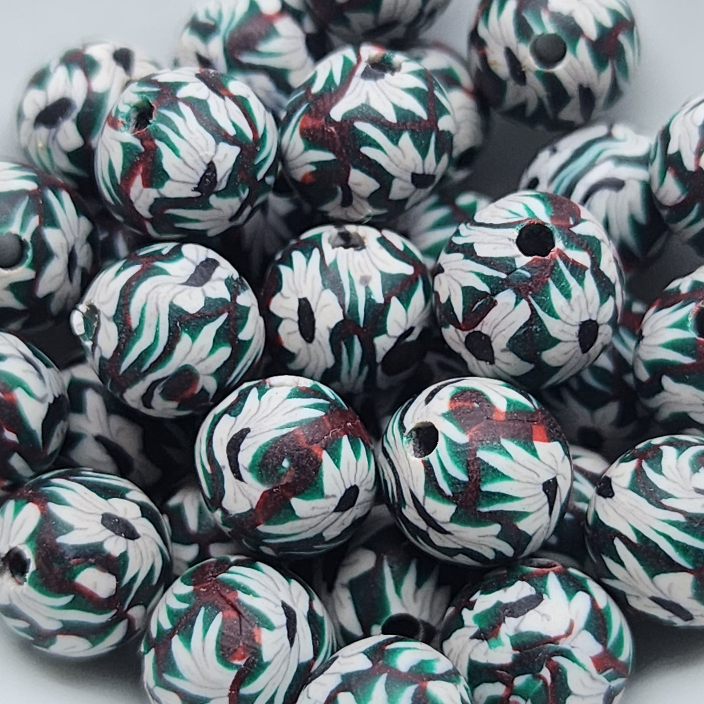 8mm Round Fimo Beads (10) - White Daisy
