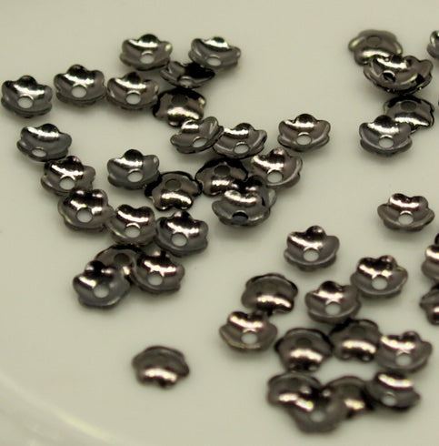 4mm Bead Caps (100) - Black - Daisy