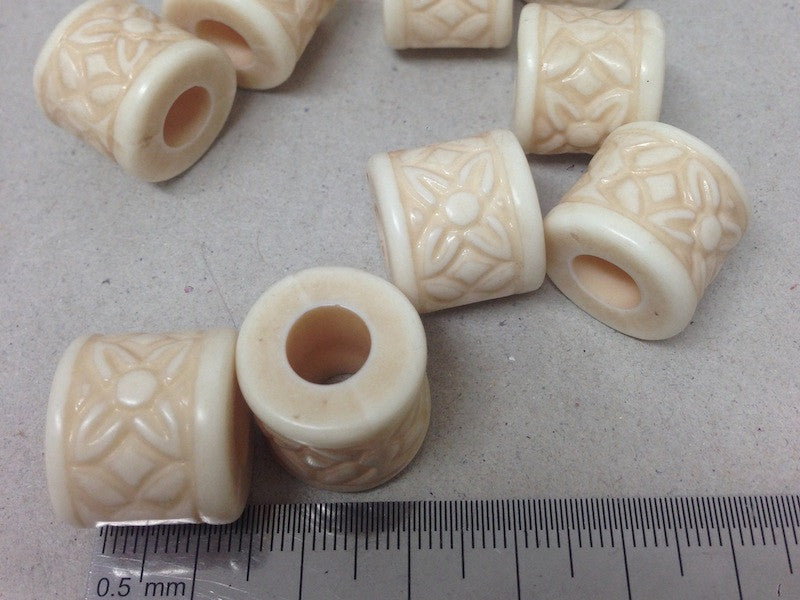 16mm Drum (10) - Cream - Vintage Lucite Beads