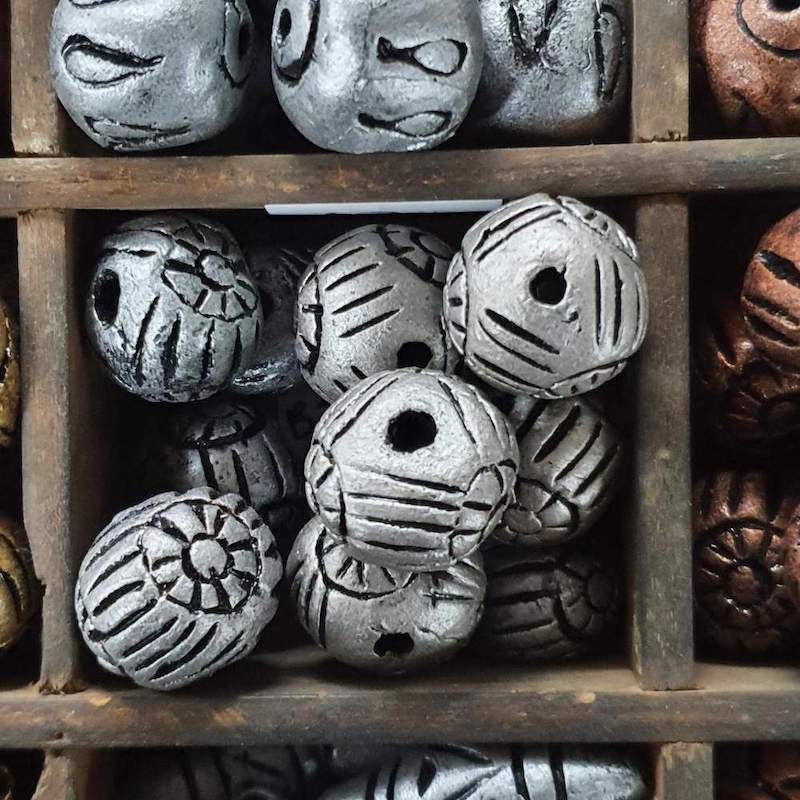 20x20mm Round w. Sun & Lines (10) - Antique Silver - Vintage Clay Beads