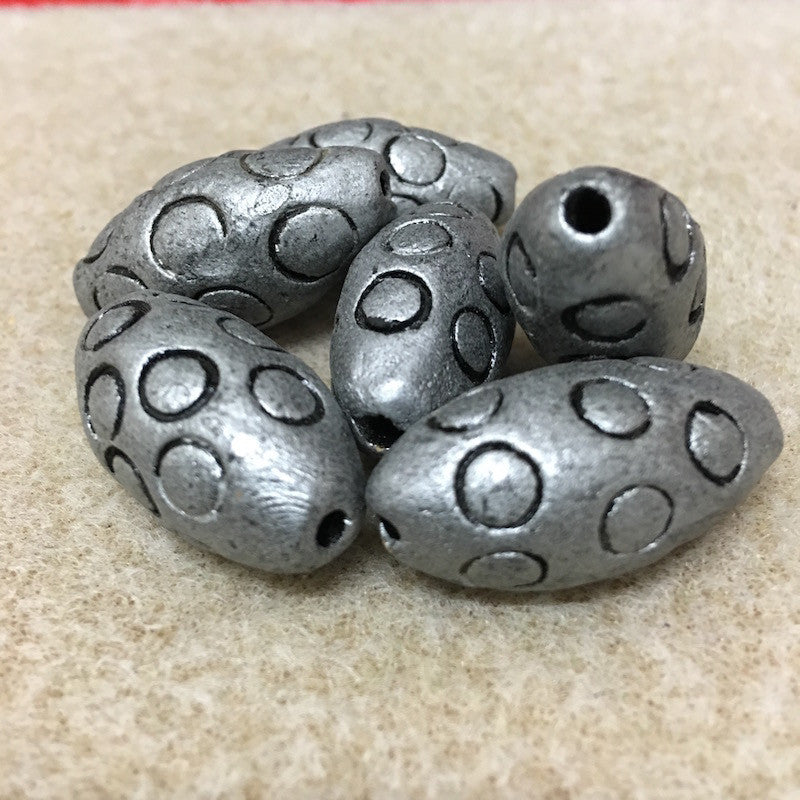 30x12mm Oval w. Circles (10) - Antique Silver - Vintage Clay Beads