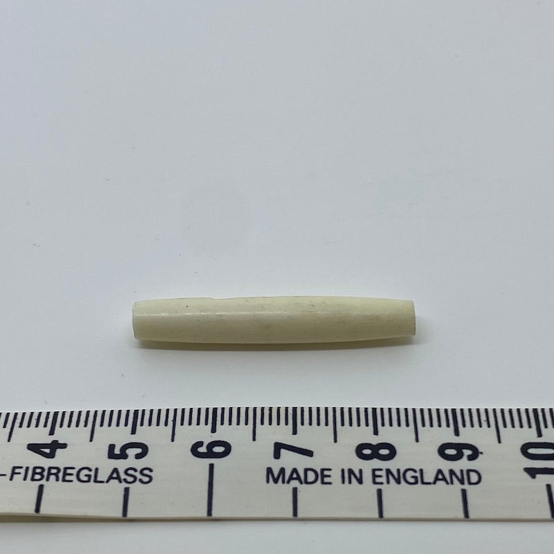 37x7mm Hairpipe Bead (10) - Vintage Bone Beads