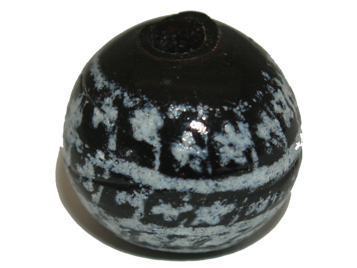 Round Black & White Qty: 10