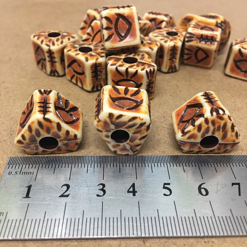 15.5x21mm Triangle (10) - Vintage Persian Style Beads